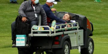 Британский актер Том Фелтон потерял сознание на турнире по гольфу